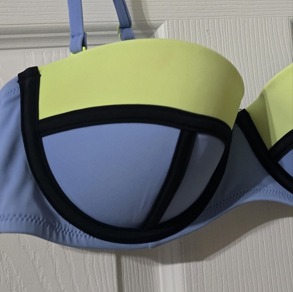 Victoria's Secret Colorblock Bikini Swim Top, Demi Cut, Padded Cups, Sz 36B, EUC - Picture 3 of 8